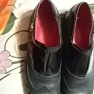 Men Girotti Black Wingtip Loafers with Pink Lining